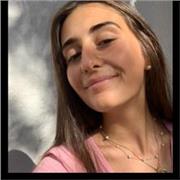 Activa, dinámica, sociable y resolutiva. Muy creativa, con gran sensibilidad
estética y entusiasmo.